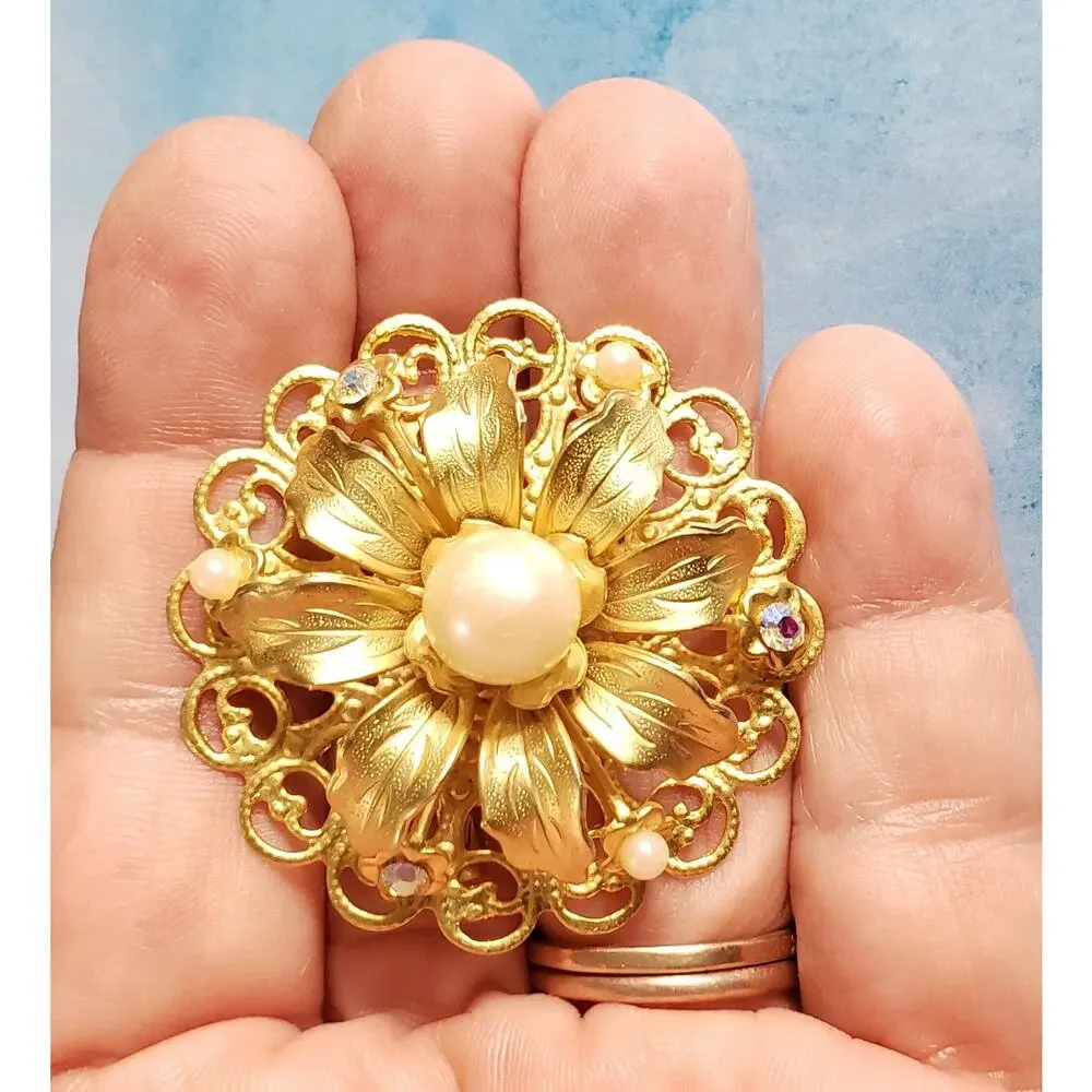 Vintage Flower Brooch Pin 1.75